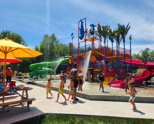 Latest company news about Hoogwaardige glasvezel waterparkoplossingen van Guangdong Dapeng Amusement Technology Co., Ltd.