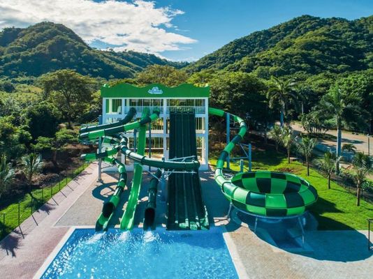 Goede prijs. 220 M3/H 12 mm glasvezel waterpark glijbaan voor kinderen waterpark speeltoerusting online