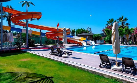 Goede prijs. ODM Indoor waterpark apparatuur zwembad glasvezelslide online