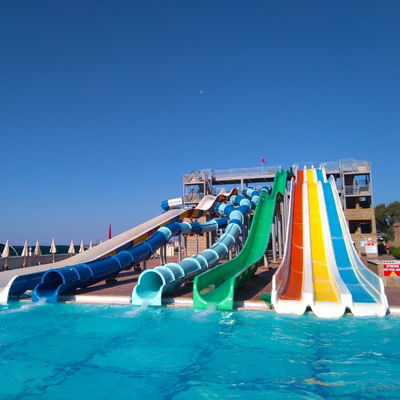 Goede prijs. Outdoor Fiberglass Water Park Slide with 6-8mm Thickness and Customized Size for Long Service Life Over 10 Years online
