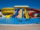 Gepersonaliseerde kleuren glasvezel waterpark glijbaan buitenshuis water games park zwembad apparatuur voor kinderen
