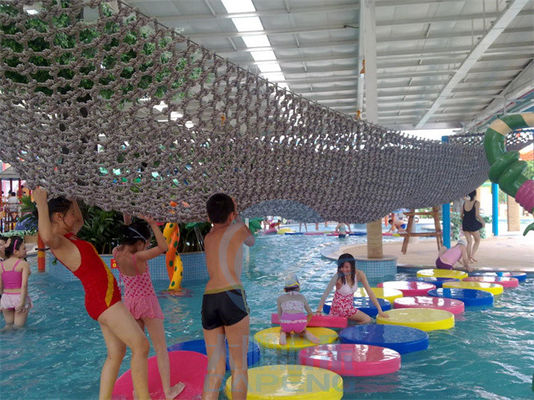 De Luie Rivier van het waterpark en Zwembad Drijvende Brug met Netto Beklimmen