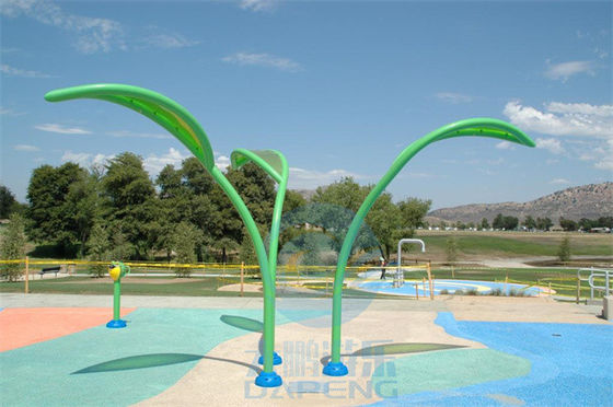Openlucht Natte van de de Spelenzomer van het Speelplaatswater van het het Waterpark Groene de Nevelbladeren -