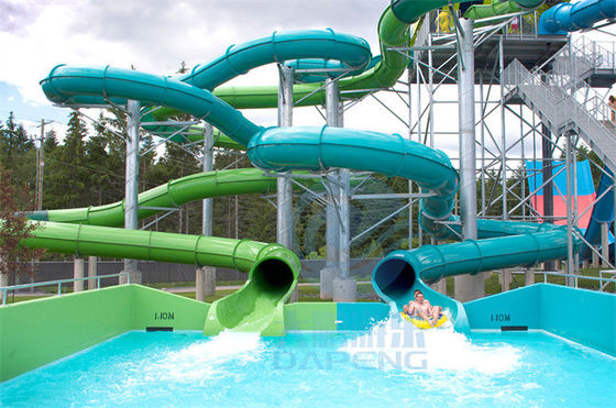 Van het de Binnenbandwater van het waterpark de de Diaglasvezel sloot Spiraalvormige Waterdia's in