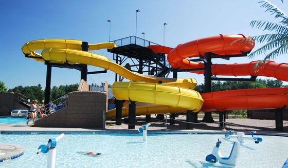 Goede prijs. Waterpark Speeltoerusting Eén glasvezel buitenzwembad Grote spiraal glijbaan voor kinderen online