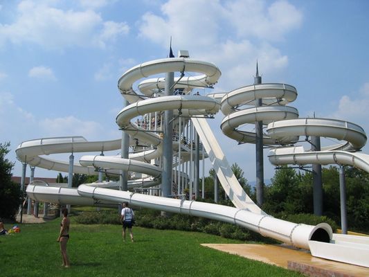 Goede prijs. Zwem zwembad Buiten speelgoed Water speelt volwassen glijbaan Tube Park Speelplaats Spelen voor kinderen online