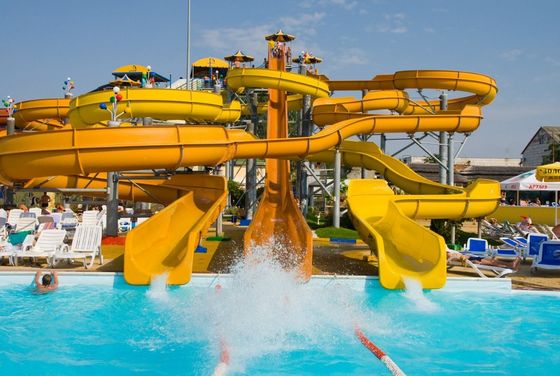 OEM pretpark zwembad ritten grote speel glasvezel waterglijbaan
