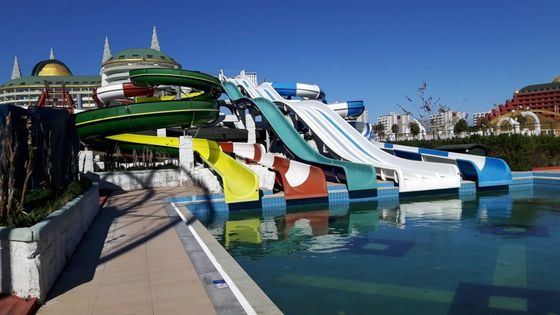 Water amusement park ritten spel grote glasvezel glijbaan te koop