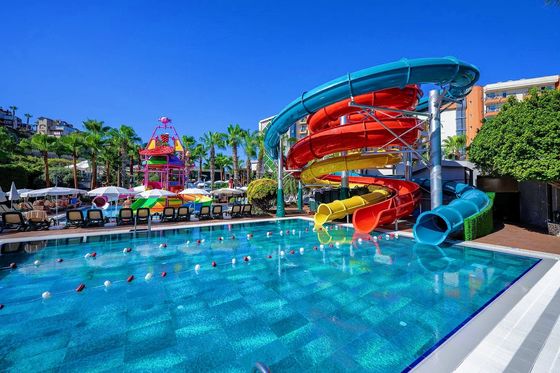 Goede prijs. Watersport Aqua Sportapparatuur Park Spelen Ride Amusement Glasvezel zwembad Glijbaan Kind Speel voor kind online