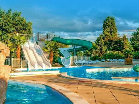 Goede prijs. Gepersonaliseerd waterpark zwembad ontwerp watersport activiteit glasvezel glijbaan online