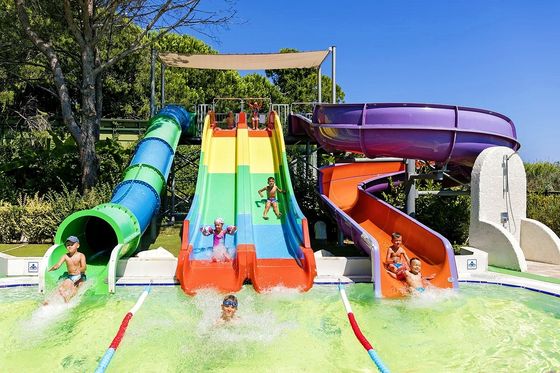 Waterstroom zwembadapparatuur en accessoires met glasvezel warm gedompeld gegalvaniseerd staal waterpark glijbaan