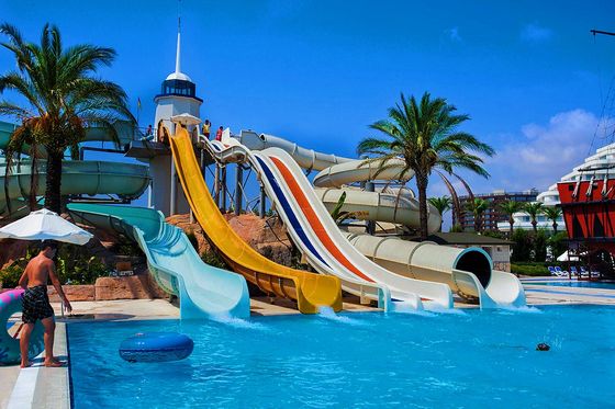 Kinderen waterpark speeltuin zwembad speeltuin met waterslide set design