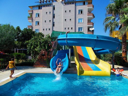 Aquapark zwembad ontwerp amusement water spiraal glasvezel glijbaan