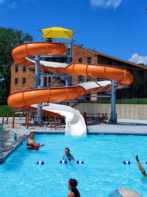 Goede prijs. Commercieel waterpark Watervermaak Spel Oranje Spiraal Single Slide Voor volwassenen online