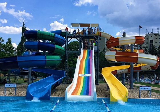 Goede prijs. Buitenwaterhuis Zwem zwembad Amusement Rides Sport Glasvezel Glijbaan Voor Kinderen online