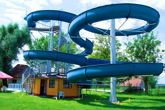 Goede prijs. OEM water speeltuin speelhuis zwembad apparatuur glasvezelslide online