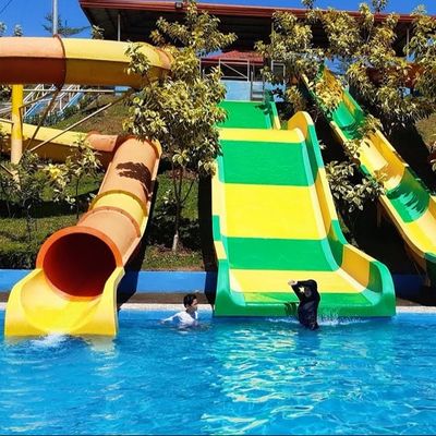 Commerciële buiten zwembad voor kinderen Waterglijbaan van glasvezel