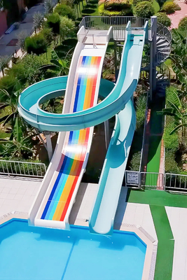Commercieel Residentieel zwembad Glasvezel glijbaan Water speelapparatuur 6-10mm Dik Open Hoog-snel Regenboog Combinatie Glijbaan Geschikt voor Waterparken Hotel