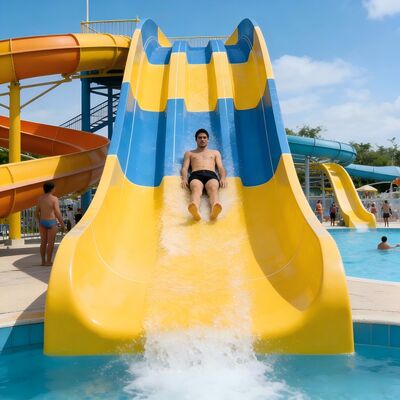 Hot Sale Mini Rainbow Fiberglass Water Slide Gebruikt Voor Buitenspeeltuin Zwembad Commercieel ISO
