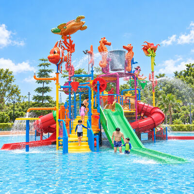 Goede prijs. Middelgrote water speeltuin met een waterpark met platforms en kinderglijbanen online